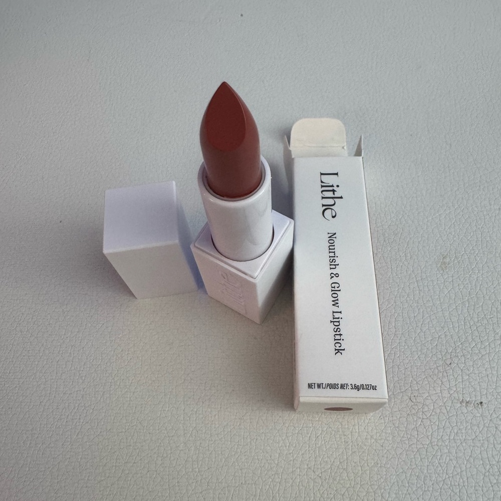 Lithe Nourish & Glow Lipstick - Calla - Picture 3 of 7